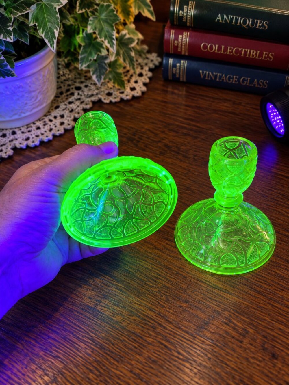 Pristine Pair Vintage 1920s Imperial Glass Vaseline Uranium Candleholders - Picture 7 of 8